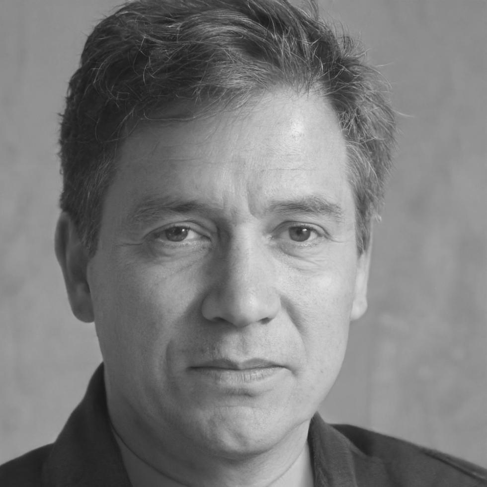 Retrato profesional de Roberto Vega